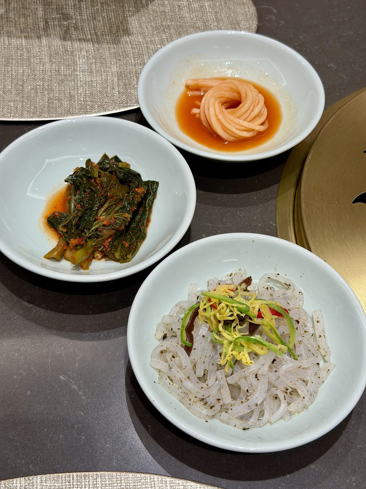 삼원가든 김치와 묵 무침 / Kimchi and jelly noodle salad